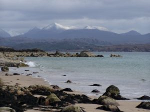 TorridonMountainsBeach2